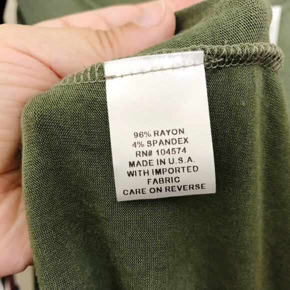 2/$30 The Vanity Room Small NWT Womens Green Cold Shoulder Long Sleeve Dress - Picture 6 of 7